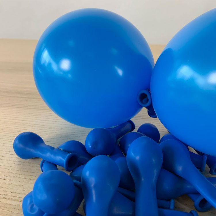 ballons gonflés 13cm bleu roi