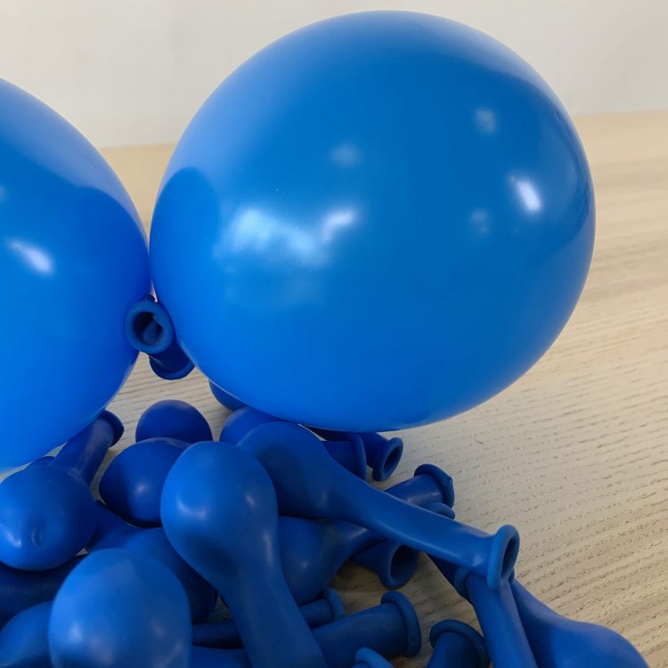 ballons 13 cm bleu roi gonflés