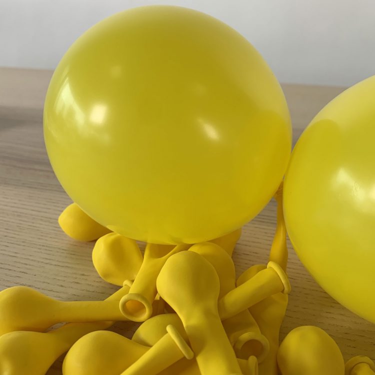 ballons gonflés 13cm jaune citron