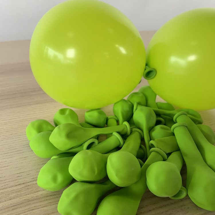 25 ballons limette 13cm gonflés