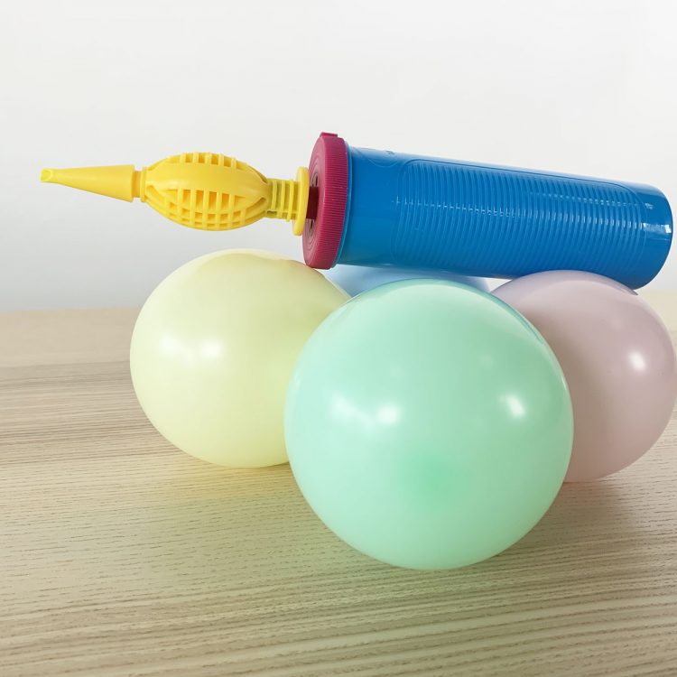 pompe double action sur ballons gonflés