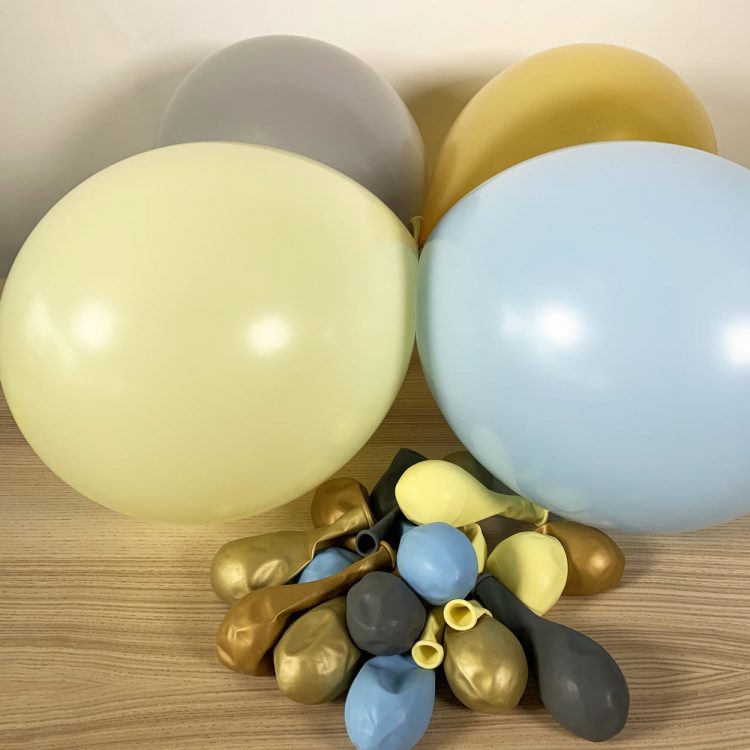 20 ballons Bleu Jaune Or Gris gonflés