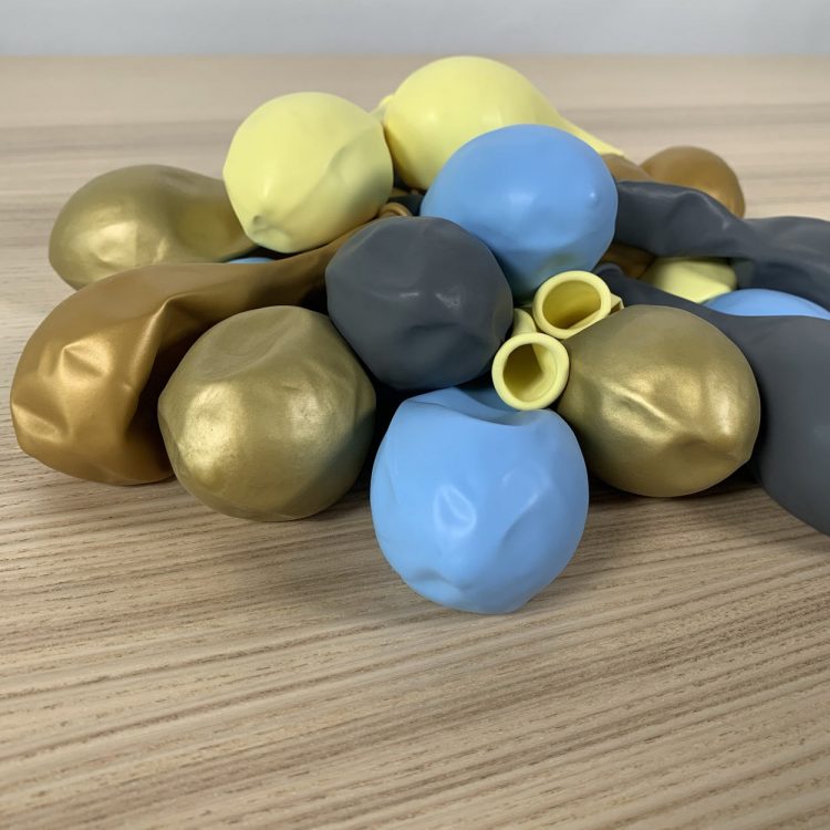 20 ballons Bleu Jaune Or Gris