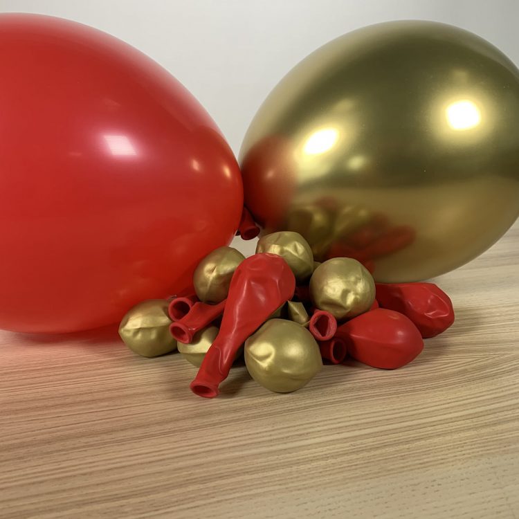 20 ballons 30cm rouge et or gonflés
